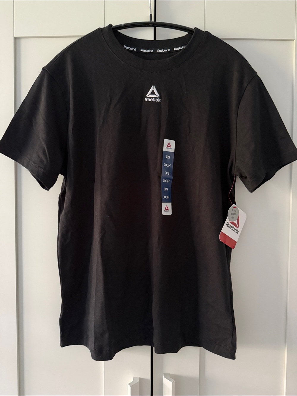 NWT Women Reebok Black Short Sleeve T-shirt Embroidered Logo XS